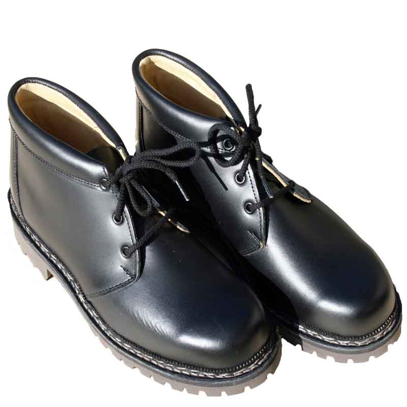 zwiegenaehte-boots-sommer-black-edition