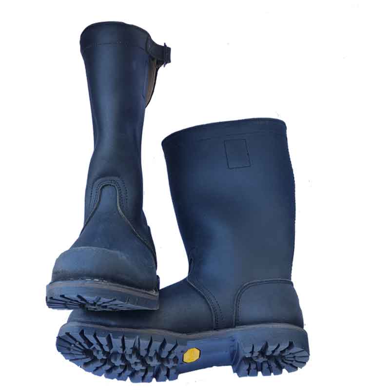 lavitus-wasserkuppe-kreuz Juchtenleder Knobelbecher Wasserkuppe